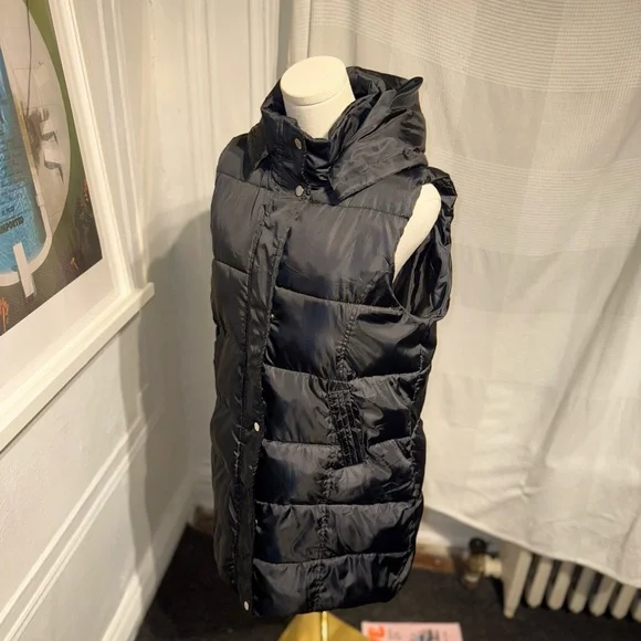 Private Label Midnight Black Puffer Vest - Picture 15 of 16